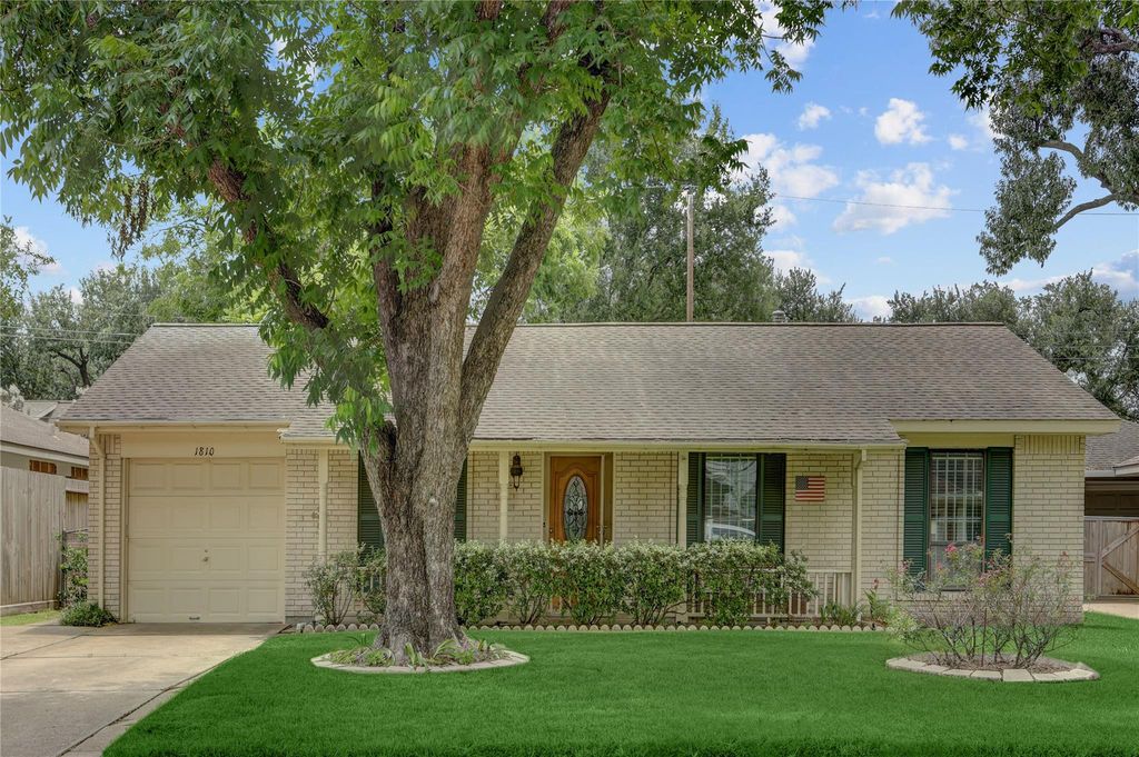 1810 Locksford Street, Houston, TX 77008