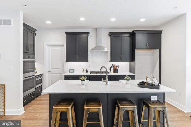 402 LEAHY DR, Newark, DE 19711