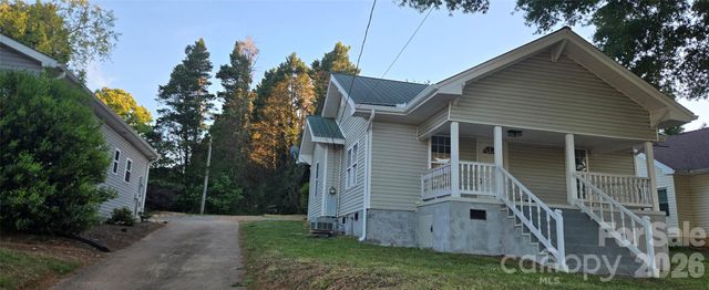 227 W B Street, Newton, NC 28658