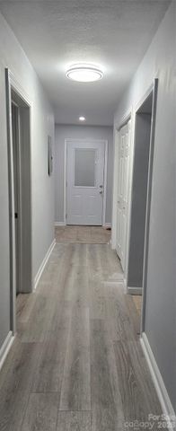 227 W B Street, Newton, NC 28658