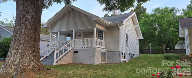 227 W B Street, Newton, NC 28658