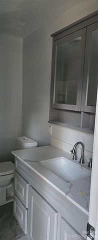 227 W B Street, Newton, NC 28658