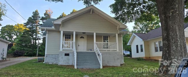 227 W B Street, Newton, NC 28658