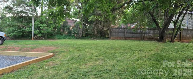 227 W B Street, Newton, NC 28658