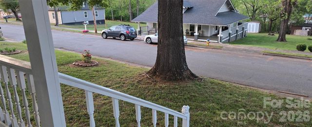 227 W B Street, Newton, NC 28658