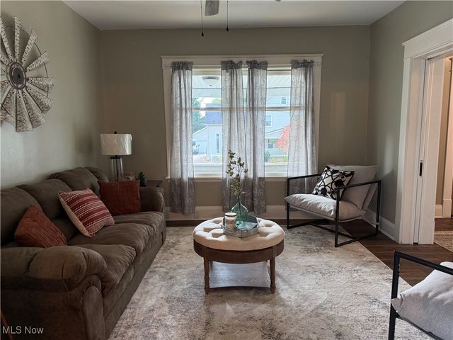 430 E Park Avenue, Hubbard, OH 44425