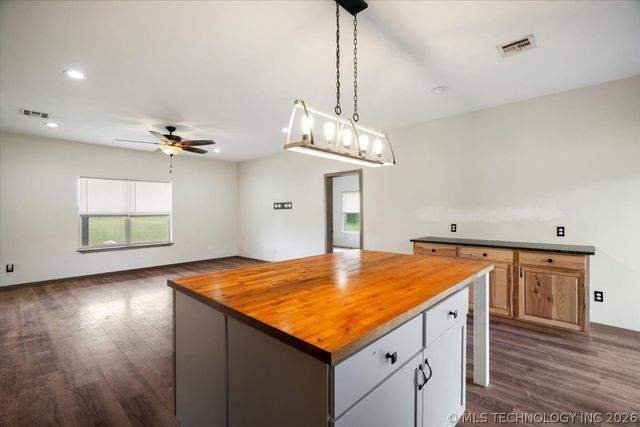 17600 S 385th East Avenue, Porter, OK 74454