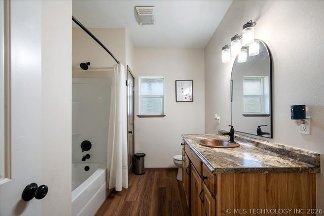 17600 S 385th East Avenue, Porter, OK 74454