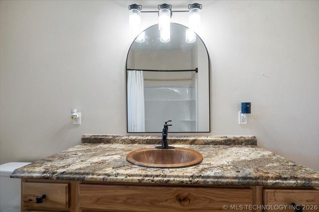 17600 S 385th East Avenue, Porter, OK 74454