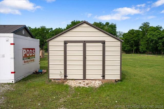 17600 S 385th East Avenue, Porter, OK 74454