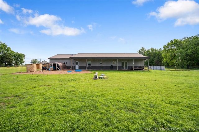 17600 S 385th East Avenue, Porter, OK 74454