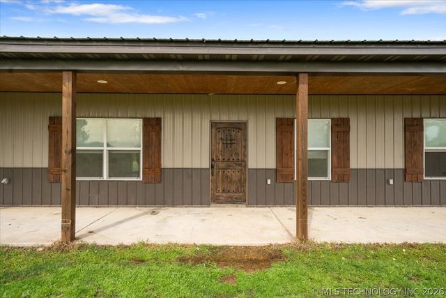 17600 S 385th East Avenue, Porter, OK 74454