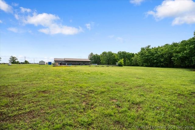 17600 S 385th East Avenue, Porter, OK 74454