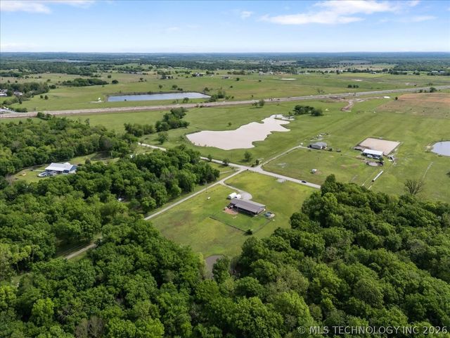 17600 S 385th East Avenue, Porter, OK 74454