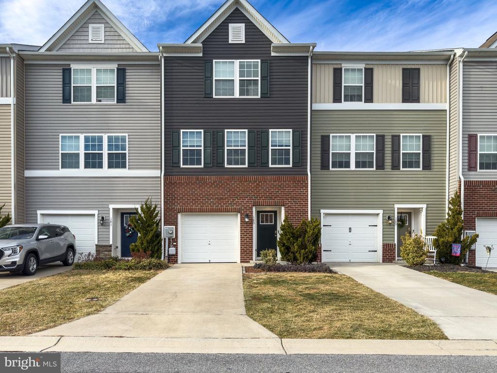 185 DREXEL CT, Martinsburg, WV 25404