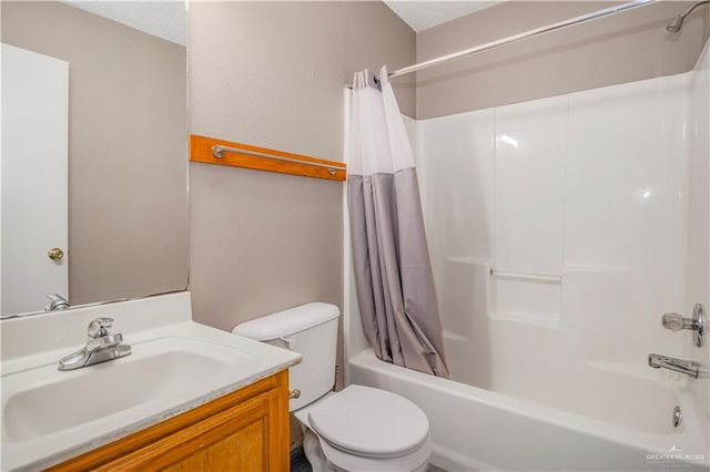 2011 Tulipan Avenue, Mission, TX 78572