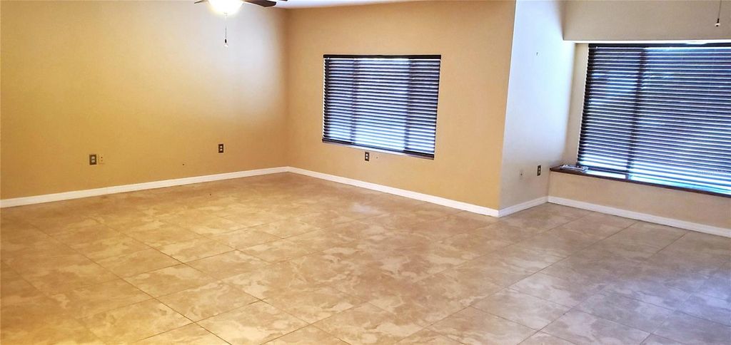 Image 3 of property listing at 7606 15TH AVENUE NW, Bradenton, FL 34209