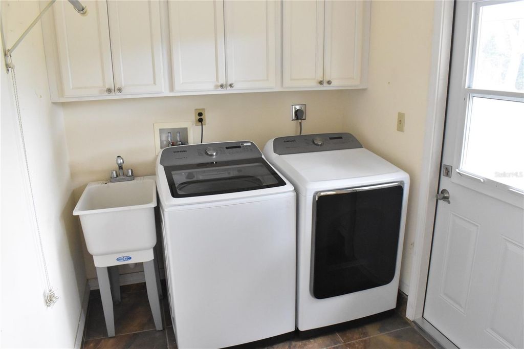 Image 23 of property listing at 7606 15TH AVENUE NW, Bradenton, FL 34209