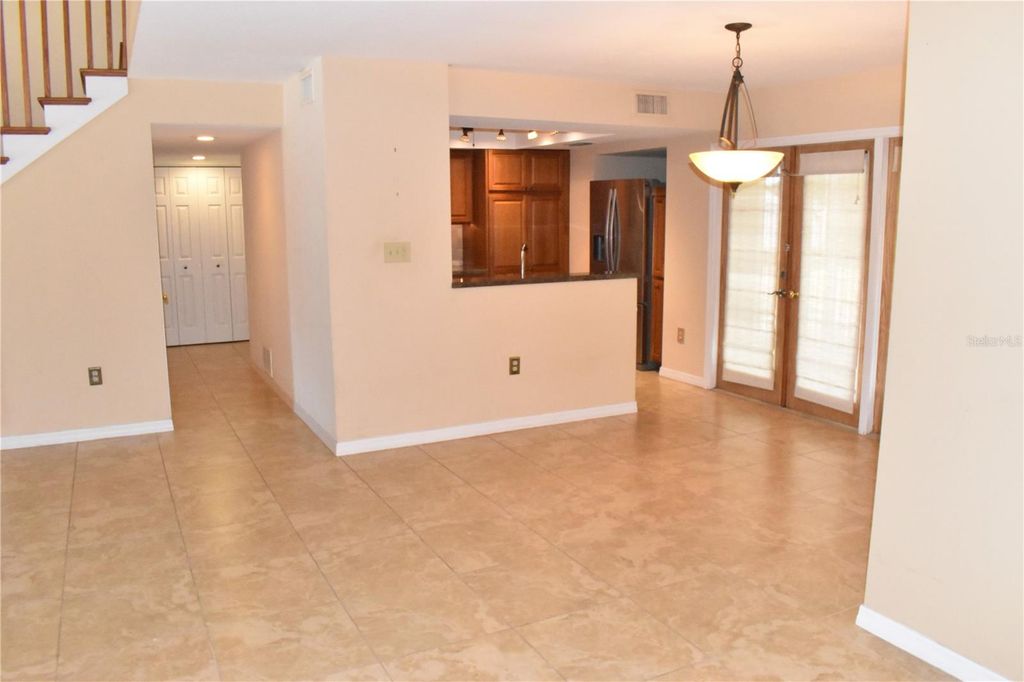 Image 6 of property listing at 7606 15TH AVENUE NW, Bradenton, FL 34209