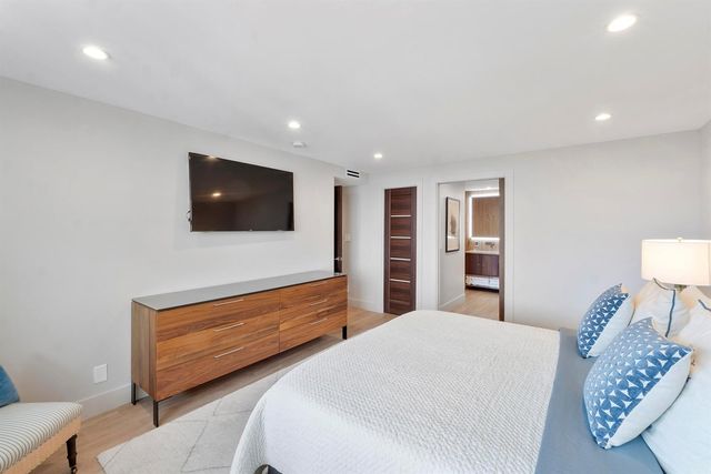 3015 N Ocean Boulevard 19F, Fort Lauderdale, FL 33308