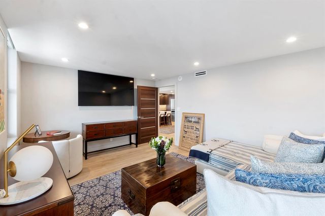 3015 N Ocean Boulevard 19F, Fort Lauderdale, FL 33308
