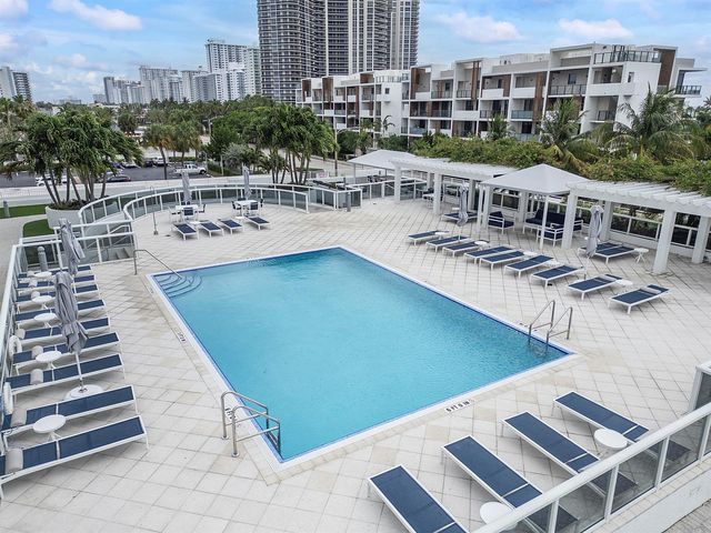 3015 N Ocean Boulevard 19F, Fort Lauderdale, FL 33308