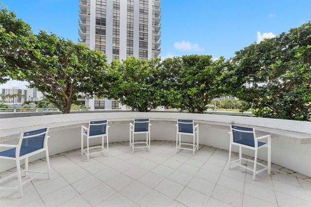 3015 N Ocean Boulevard 19F, Fort Lauderdale, FL 33308