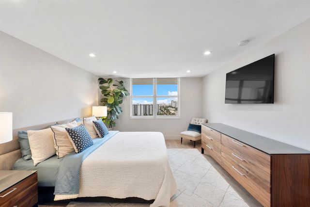 3015 N Ocean Boulevard 19F, Fort Lauderdale, FL 33308