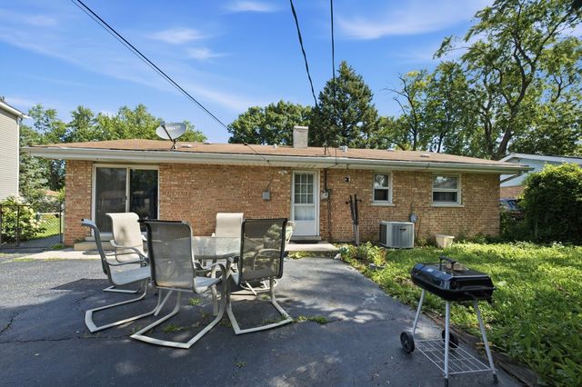 5023 W 81st Street, Burbank, IL 60459