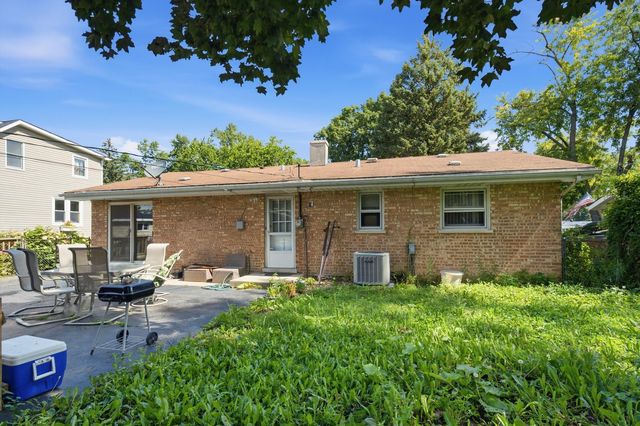 5023 W 81st Street, Burbank, IL 60459