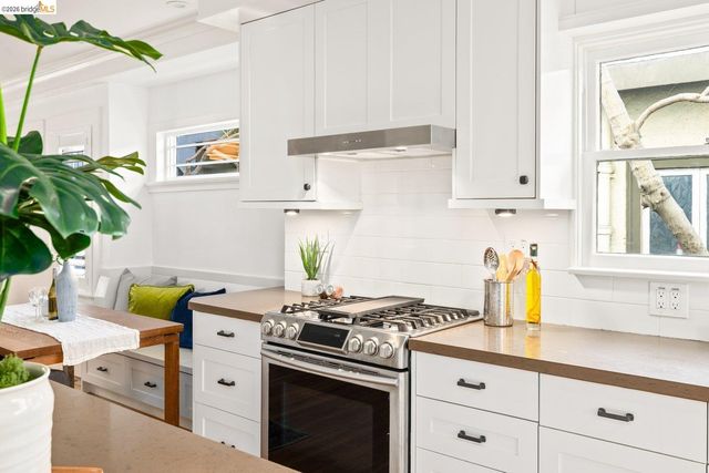 328 Glendale Avenue, Oakland, CA 94618