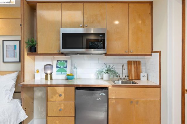 328 Glendale Avenue, Oakland, CA 94618