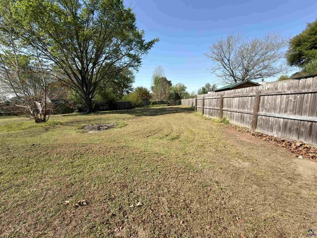 305 E Pointe Court, Kathleen, GA 31047