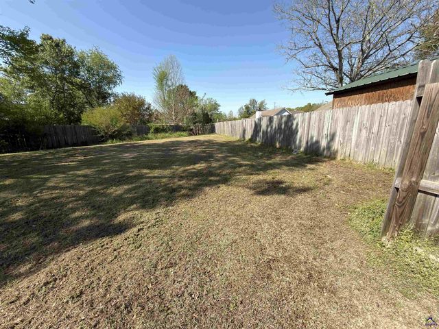 305 E Pointe Court, Kathleen, GA 31047