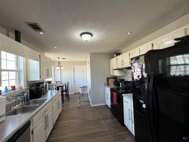 305 E Pointe Court, Kathleen, GA 31047