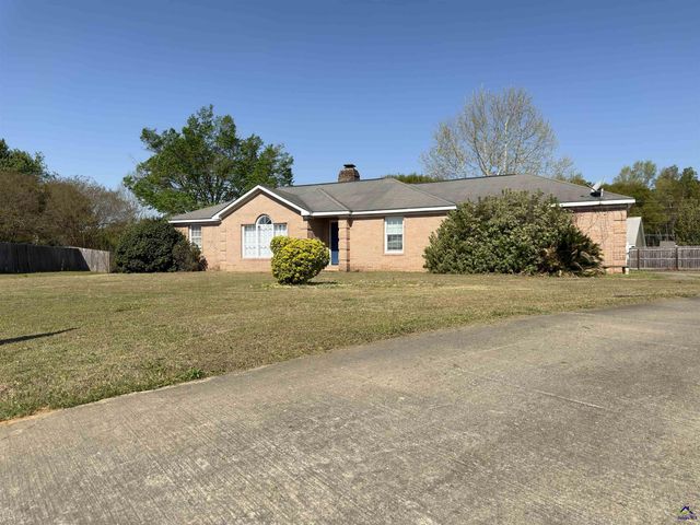 305 E Pointe Court, Kathleen, GA 31047