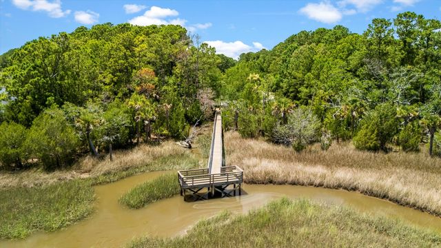 2217 Beckenham Drive, Mount Pleasant, SC 29466