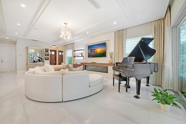 436 NE WAVECREST Way, Boca Raton, FL 33432