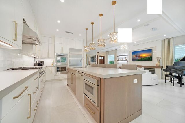 436 NE WAVECREST Way, Boca Raton, FL 33432