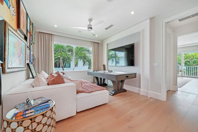 436 NE WAVECREST Way, Boca Raton, FL 33432