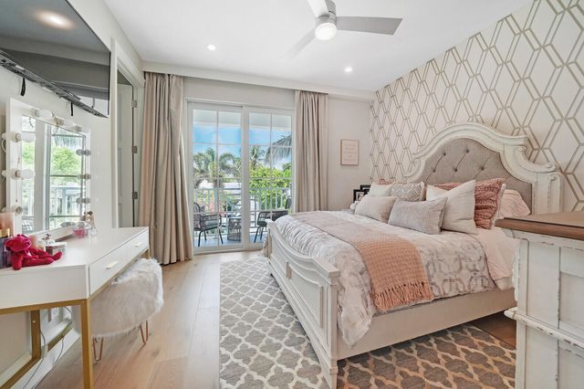 436 NE WAVECREST Way, Boca Raton, FL 33432