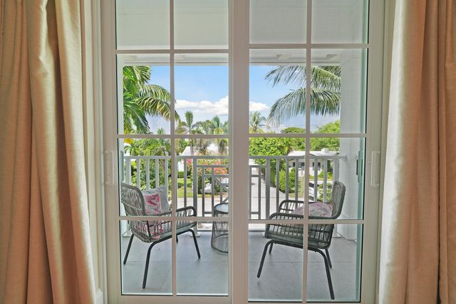436 NE WAVECREST Way, Boca Raton, FL 33432