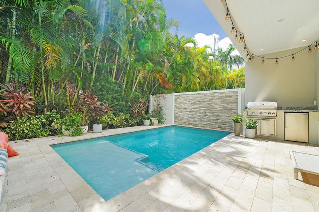 436 NE WAVECREST Way, Boca Raton, FL 33432