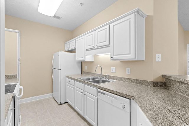 119 Fountain Pointe Ln Unit 202, Myrtle Beach, SC 29579