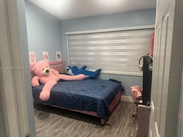 19700 NW 6th Pl, Miami Gardens, FL 33169