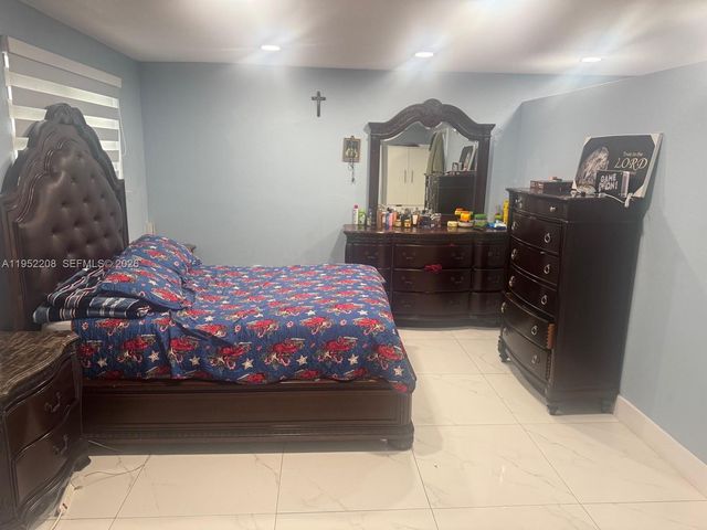 19700 NW 6th Pl, Miami Gardens, FL 33169