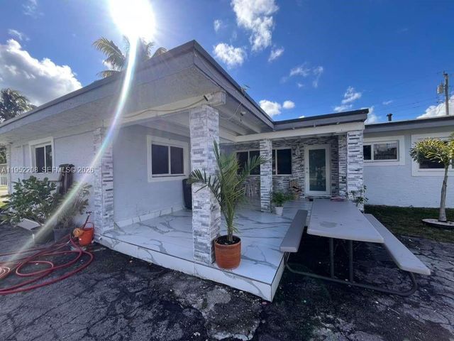19700 NW 6th Pl, Miami Gardens, FL 33169