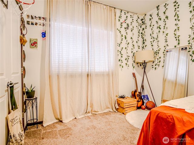 2704 S 120th Place, Seattle, WA 98168