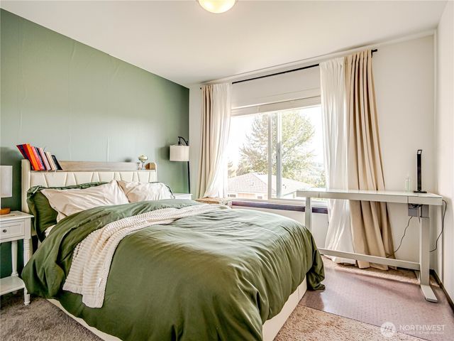 2704 S 120th Place, Seattle, WA 98168