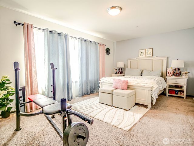 2704 S 120th Place, Seattle, WA 98168